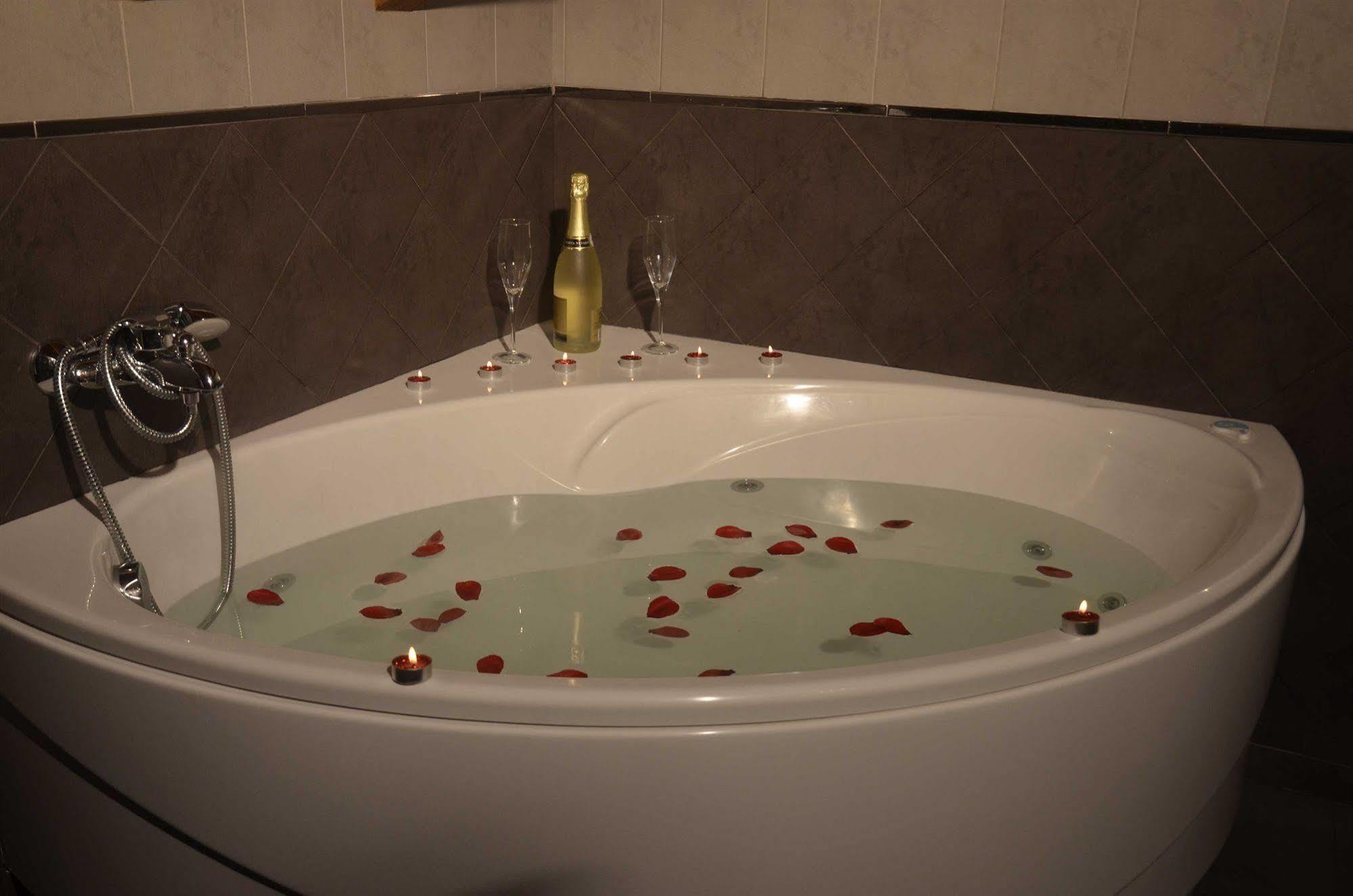 Apartamentos Spa Cantabria Infinita Cillorigo de Liebana Buitenkant foto