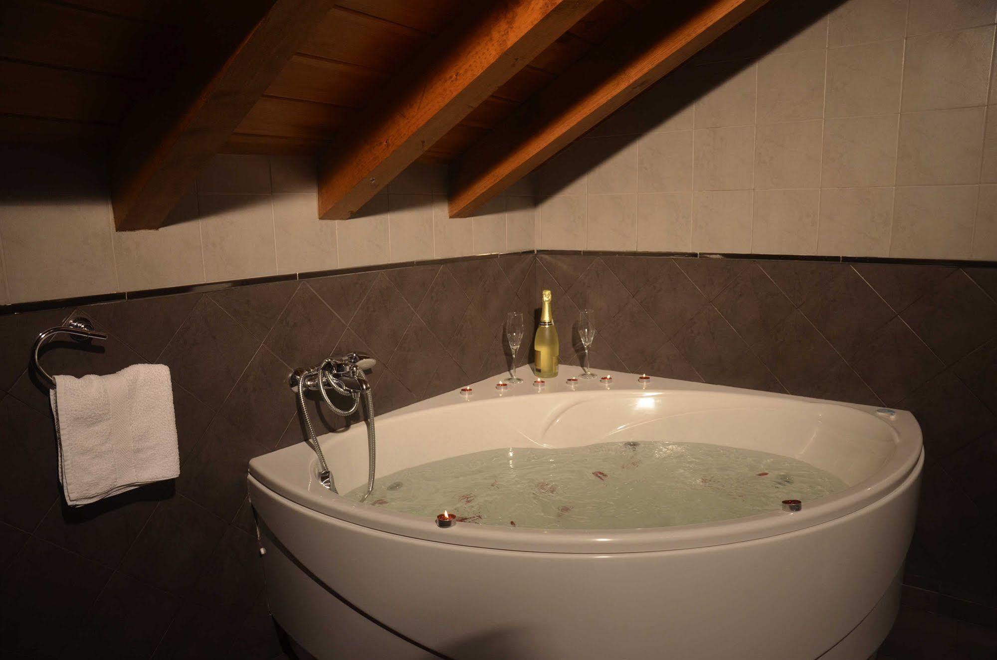 Apartamentos Spa Cantabria Infinita Cillorigo de Liebana Buitenkant foto